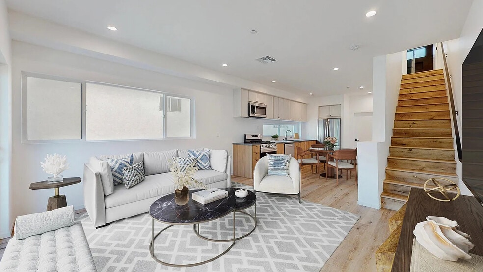 Building Photo - 3820 1/2 Montclair St