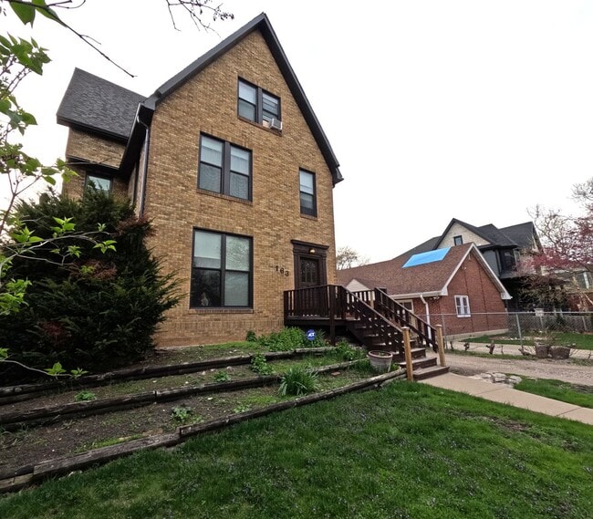 Primary Photo - 163 N Lombard Ave