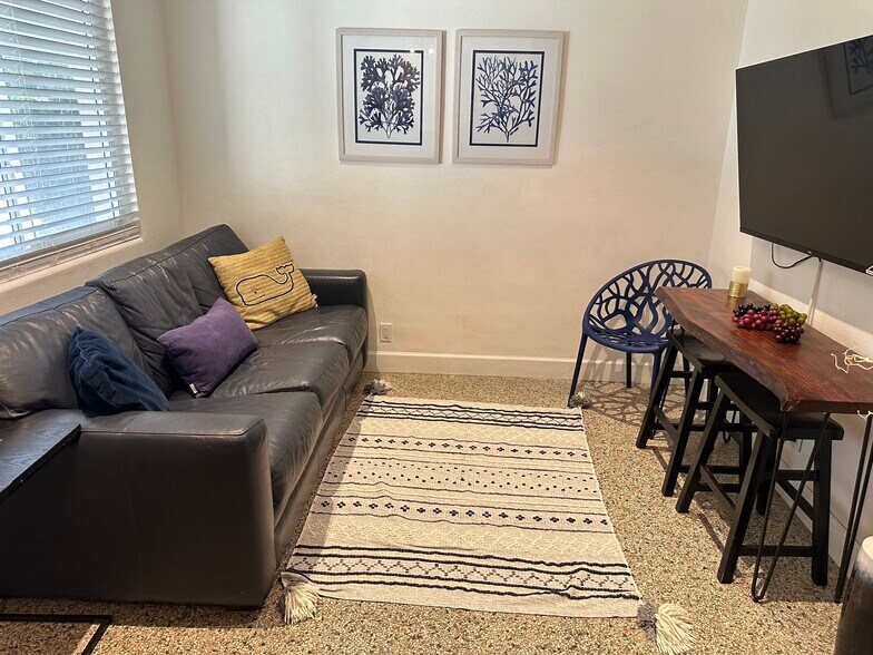 Building Photo - 1258 Beach Rd