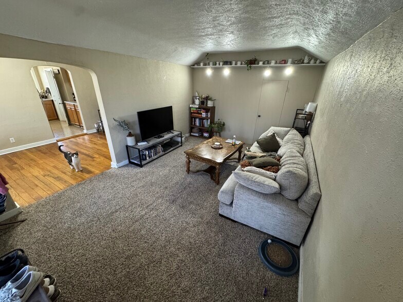 Building Photo - 1011 Fremont St