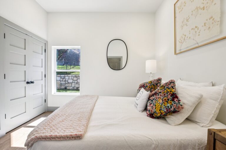 Building Photo - 2450 Wickersham Ln