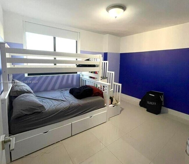 Building Photo - 5252 NW 85th Ave