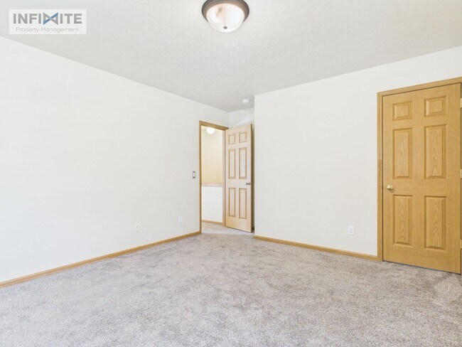 Building Photo - Cozy 3 Bedroom Home with 2-Car Garage in Prime West Bozeman Location