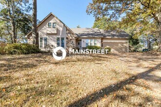 Building Photo - 5 Bedroom Pet-Friendly Home in Memphis, TN with Main Street Renewal