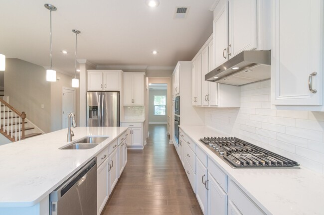Building Photo - Spacious & Elegant 4 Bedroom Home in Fort ...