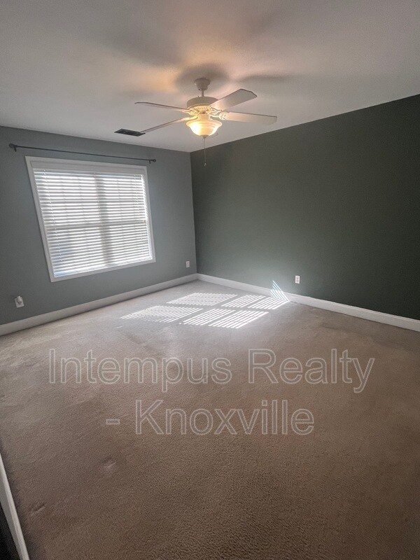 Building Photo - 1420 Hazelgreen Way