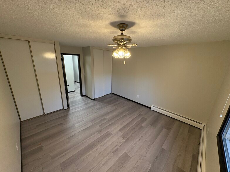 Building Photo - 907 Coulee Rd