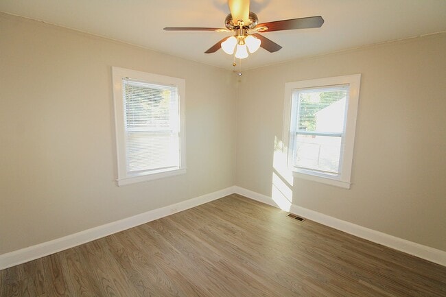 Building Photo - Welcome to Your New Home in Enderly Park!