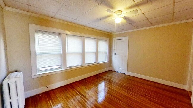 Building Photo - 1615-1625 East Ave Unit-103