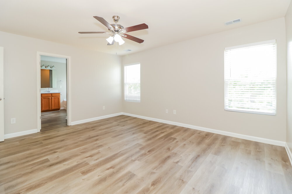 Building Photo - 2945 Mayfair Dr