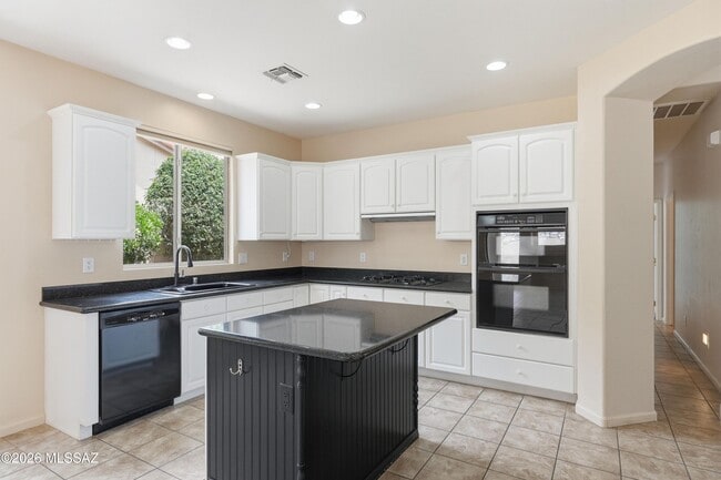 Building Photo - 38994 S Windwood Dr