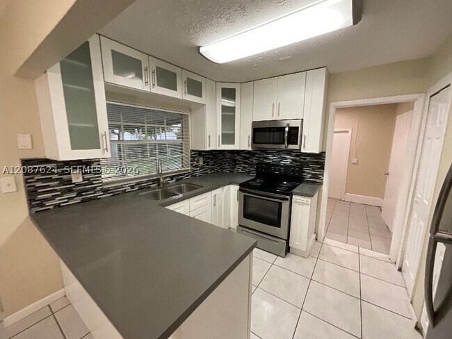 Building Photo - 14202 SW 110th Ave