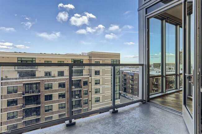 Building Photo - 1 br, 1.5 bath Condo - 4200 West 17th Aven...