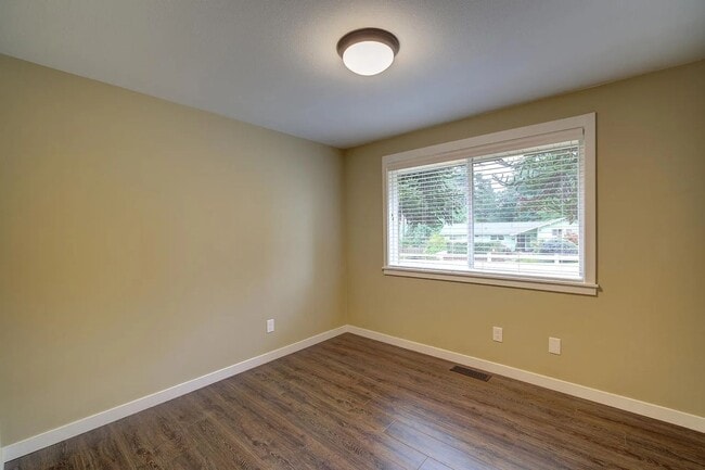 Building Photo - 3bd/2ba Federal Way House