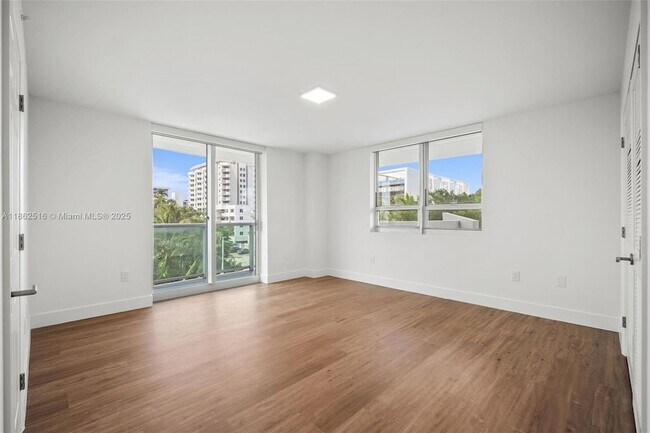 Building Photo - 1500 Bay Rd