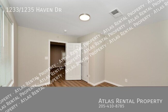 Building Photo - 1233/1235 Haven Dr-