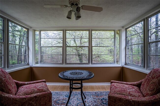 Building Photo - 465 Dobbs Rd