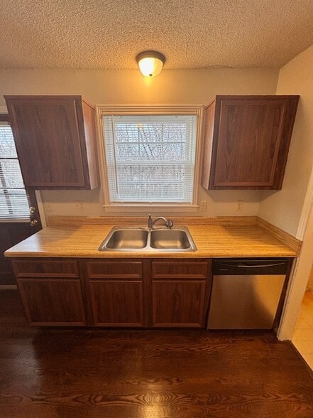 Kitchen - 7242 Old Harding Pike