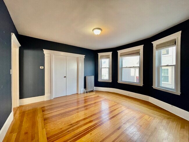 Building Photo - 49 Wellington Rd