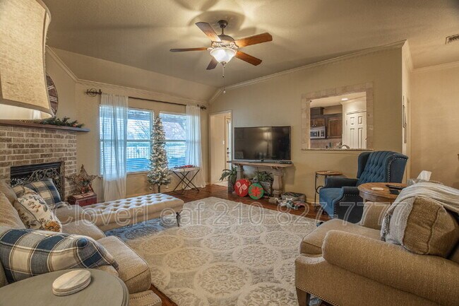 Building Photo - 1409 Azalea Ln