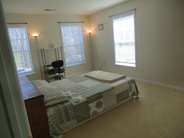 Building Photo - 2128 Red Fox Dr