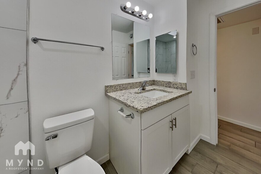 Building Photo - 6657 W Ocotillo Rd