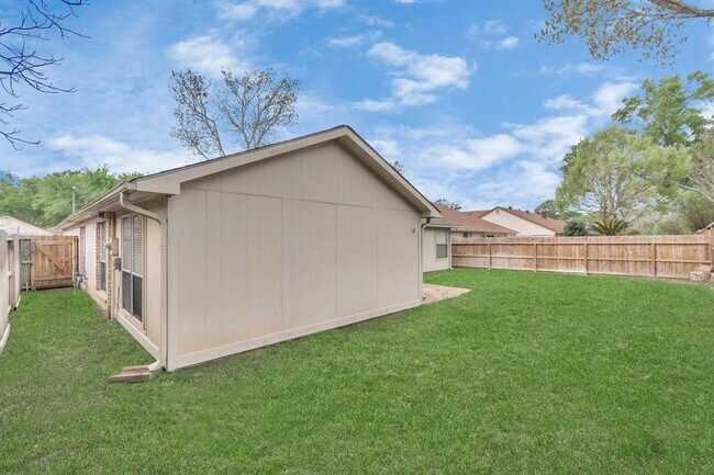 Building Photo - 1102 Comstock Springs Dr