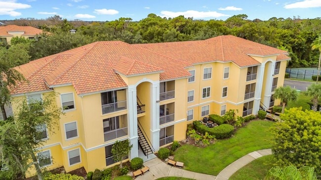 Primary Photo - NEWLY RENOVATED 2-Bdrm Condo in Visconti's...