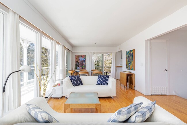 Building Photo - 20 Bay Inlet Rd