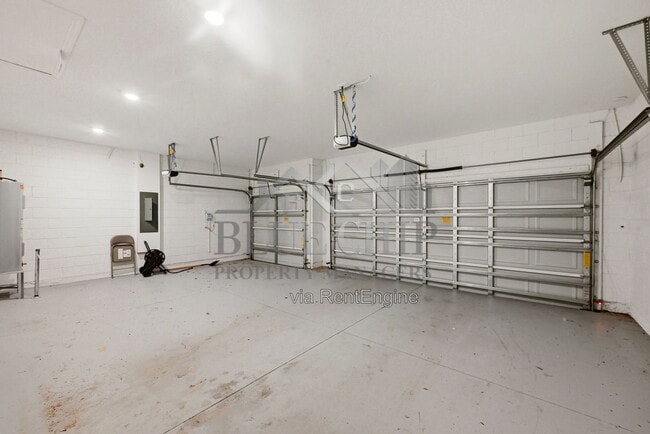 Building Photo - 3048 Country Side Dr