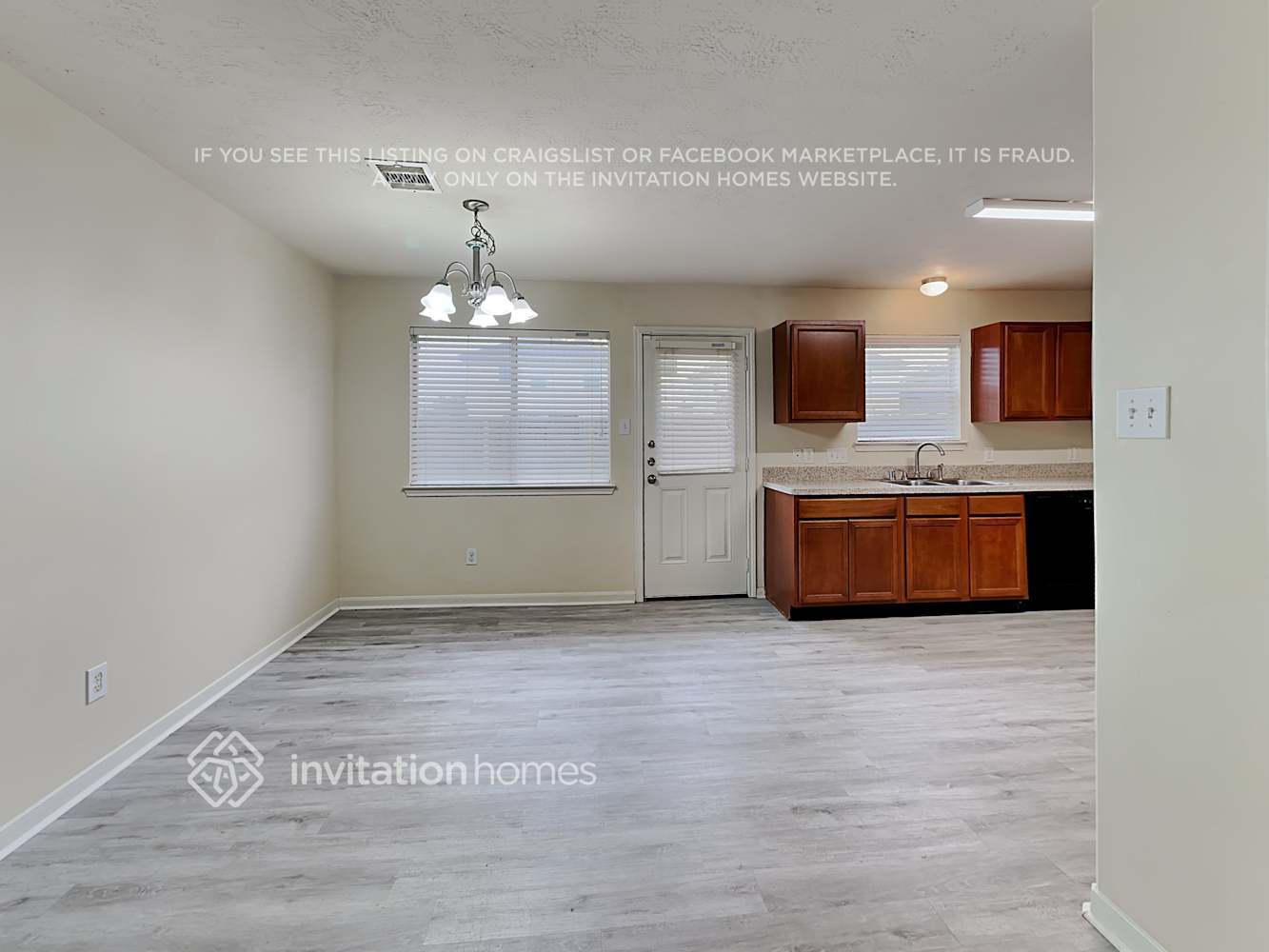 Building Photo - 1411 Baychester Ln