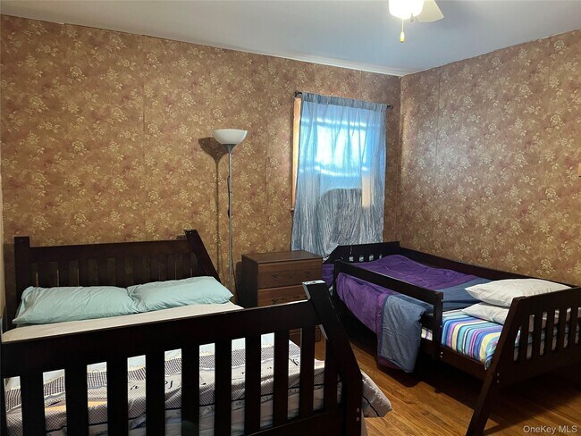 Building Photo - 225 Monhagen Ave