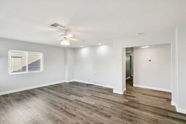 Building Photo - West Vegas Pool Home With First Floor Bed ...