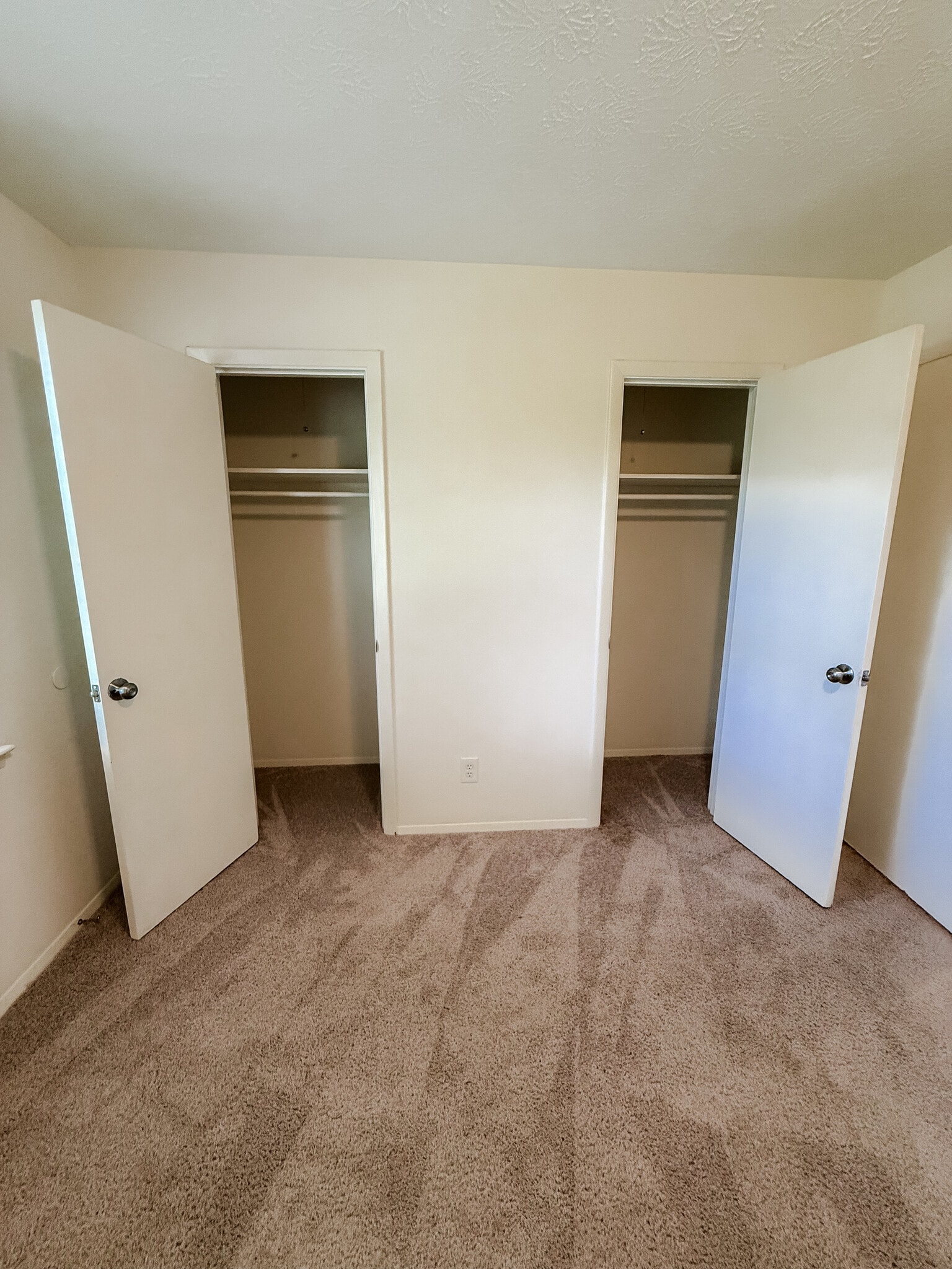BR 2 closets - 2116 Francis St