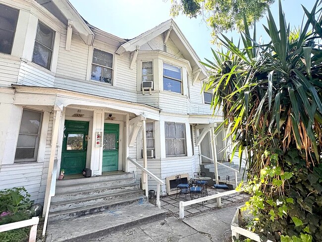 Building Photo - 1432 Glendale Blvd