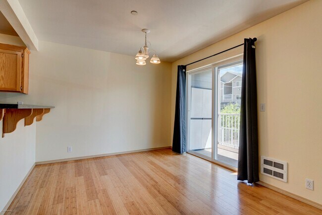 Building Photo - 1670 SW Mulberry Pl