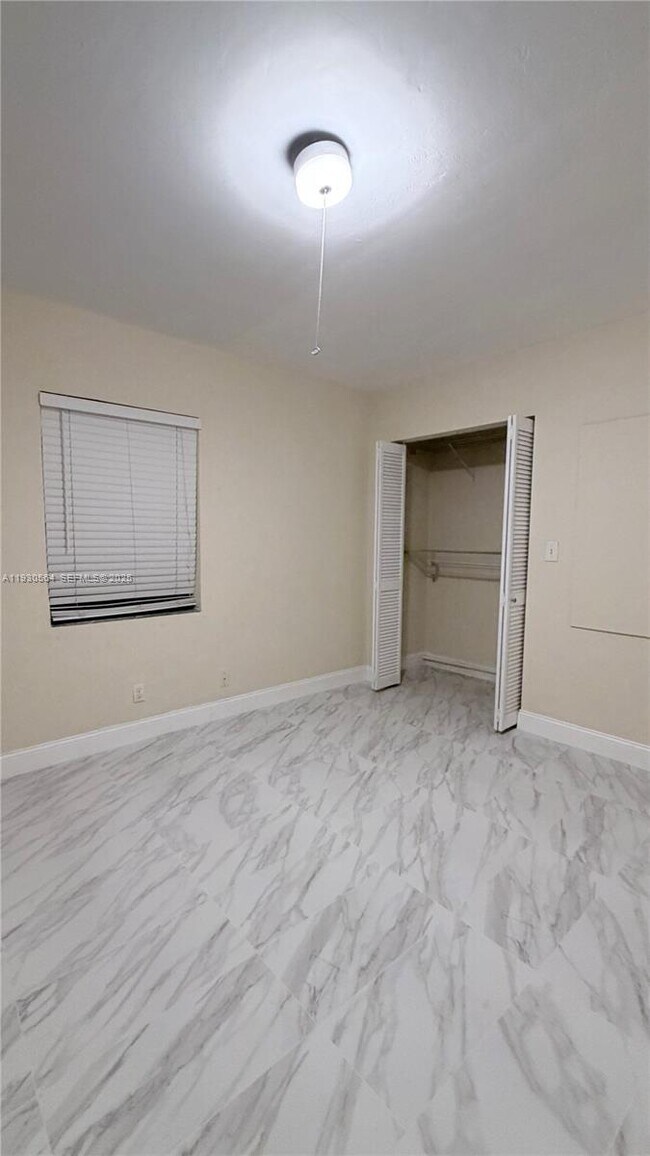 Building Photo - 1104 NE 17th Terrace