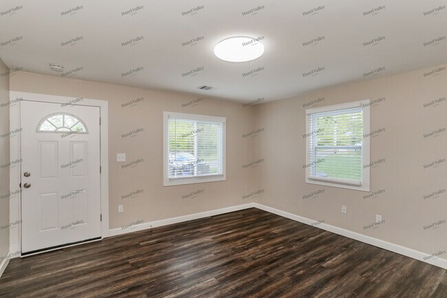 Building Photo - 9585 Loralinda Dr