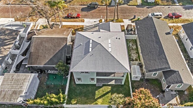 Building Photo - 2727 W Chestnut St