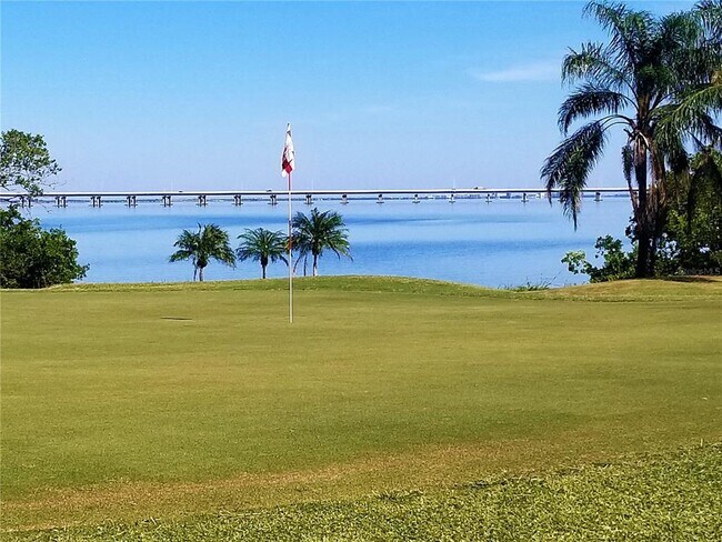 Building Photo - 2700 Cove Cay Dr