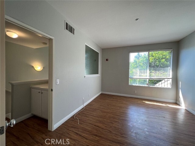 Building Photo - 305 Birch Grove
