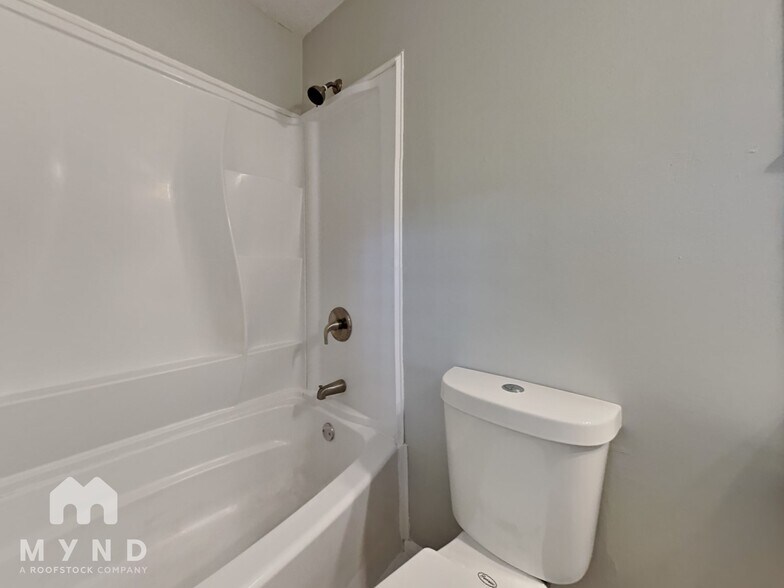 Building Photo - 2682 Winding Creek Dr
