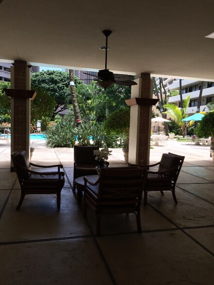 Building Photo - 425 Ena Rd