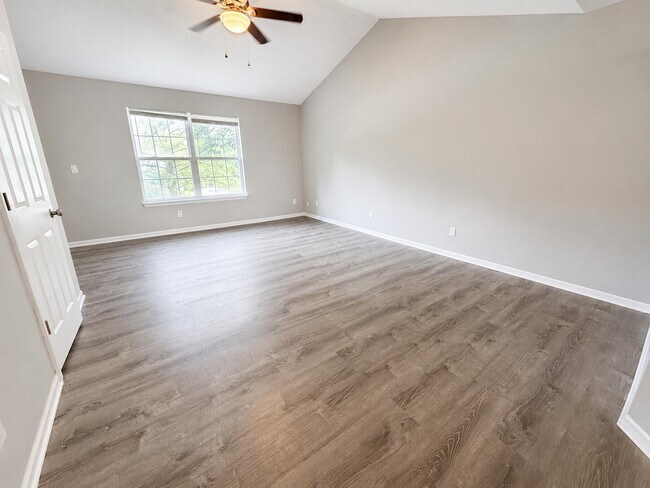 Building Photo - 1318 Valley Creek Ln