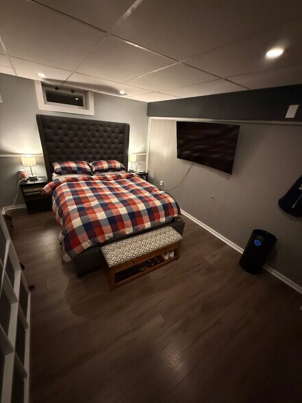 Building Photo - 39 Foxon Rd