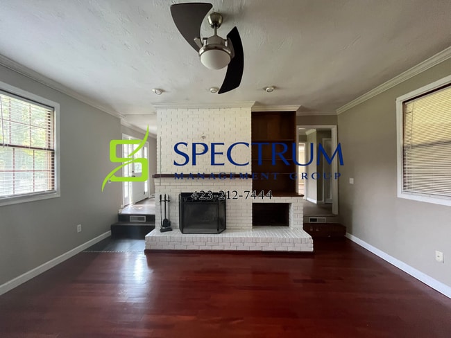 Building Photo - 723 White Oak Cir