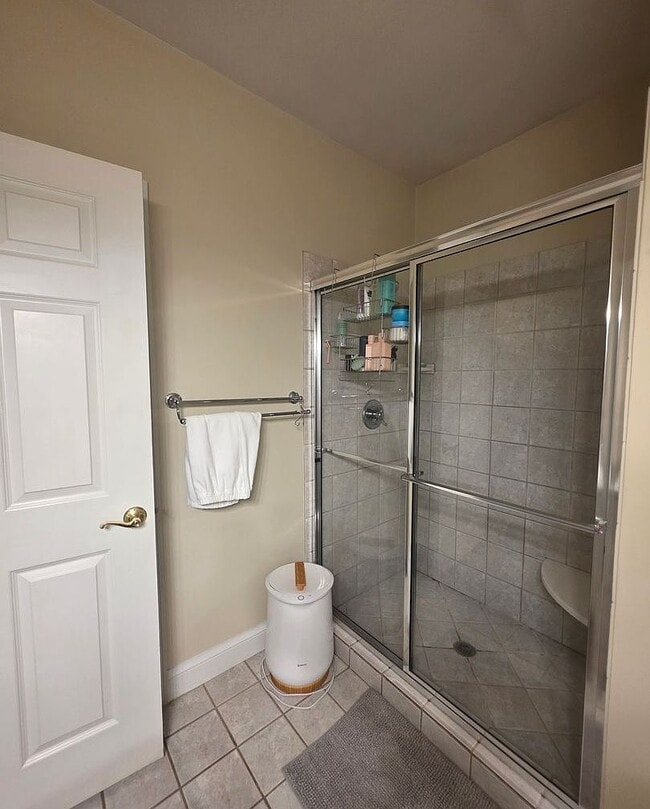 Building Photo - "Charming 2-Bed, 2-Bath Spacious Retreat in Norfolk - 1,500 Sq Ft of Modern Comfort!"