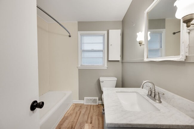 Building Photo - North Side Gem – 2-Bedroom with Garage & C...