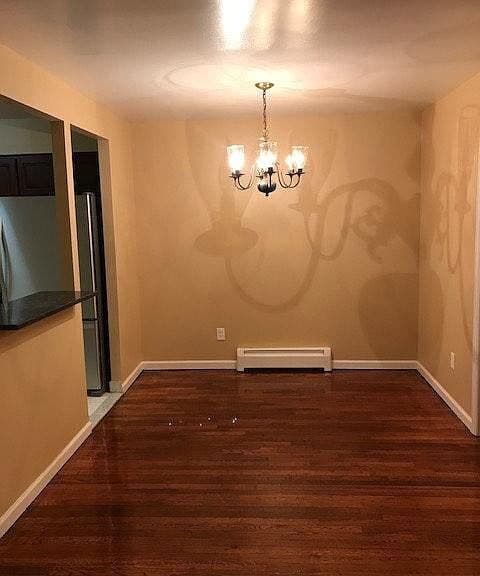 Building Photo - "Charming 3-Bedroom Oasis with 2 Full Bath...