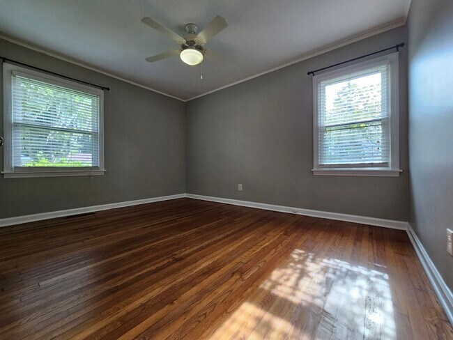 Building Photo - 303 Brandywine Rd